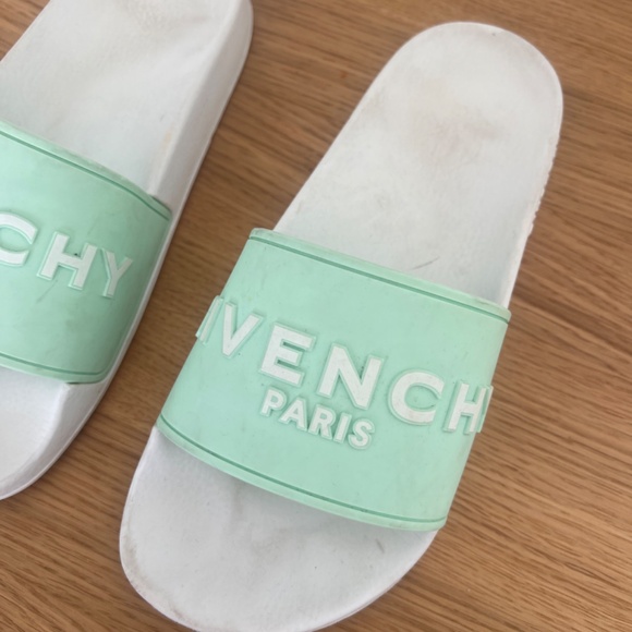 Givenchy pool slides size 37 - Picture 3 of 4